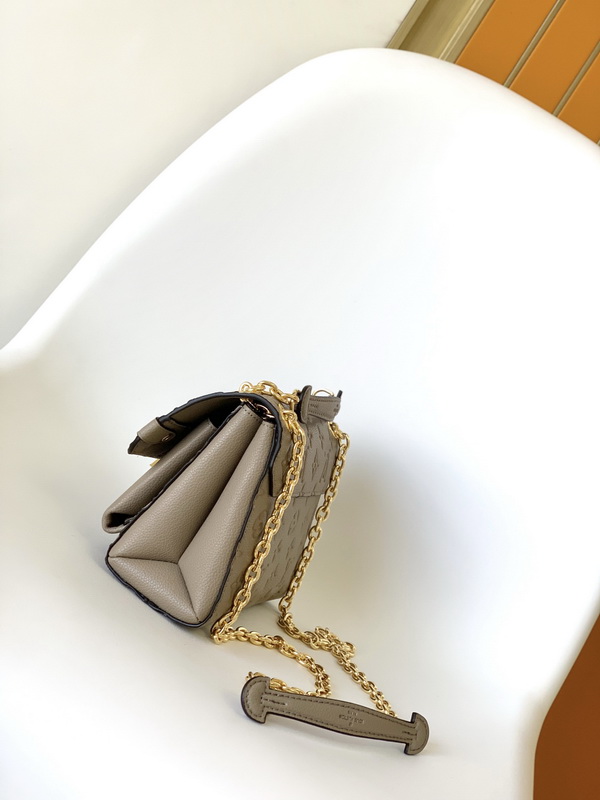 LV Handbags AAA(Women)-675