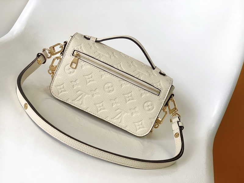 LV Handbags AAA(Women)-822