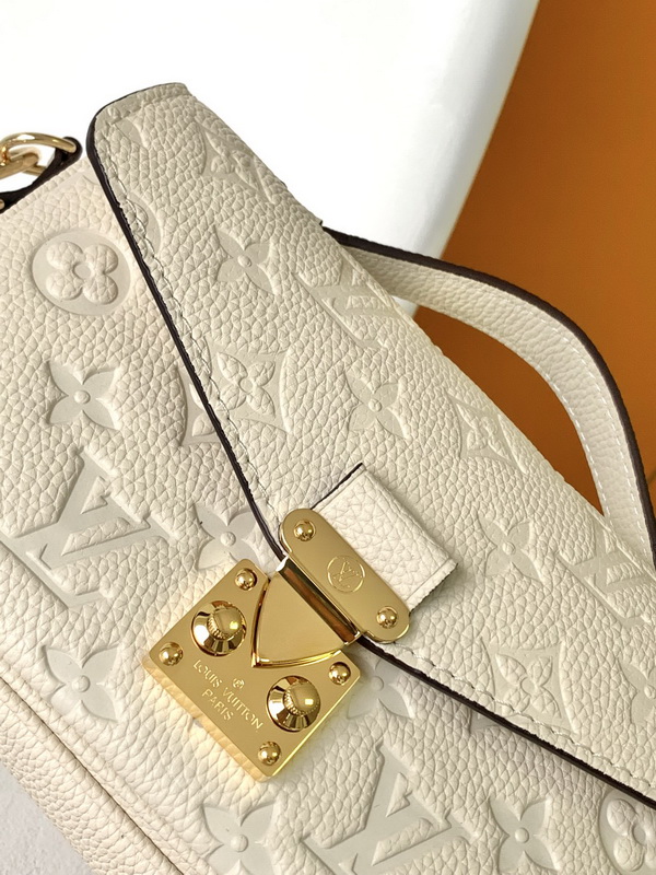 LV Handbags AAA(Women)-822
