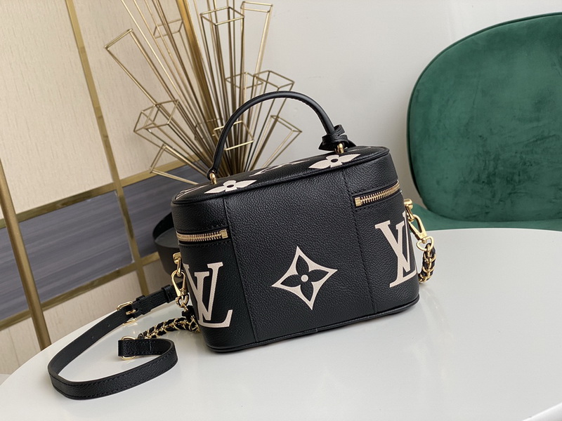 LV Handbags AAA(Women)-841