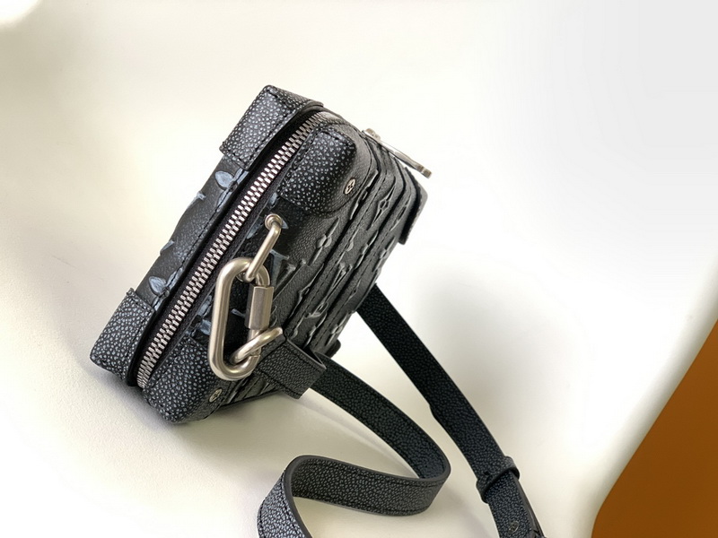 LV Handbags AAA(Women)-881