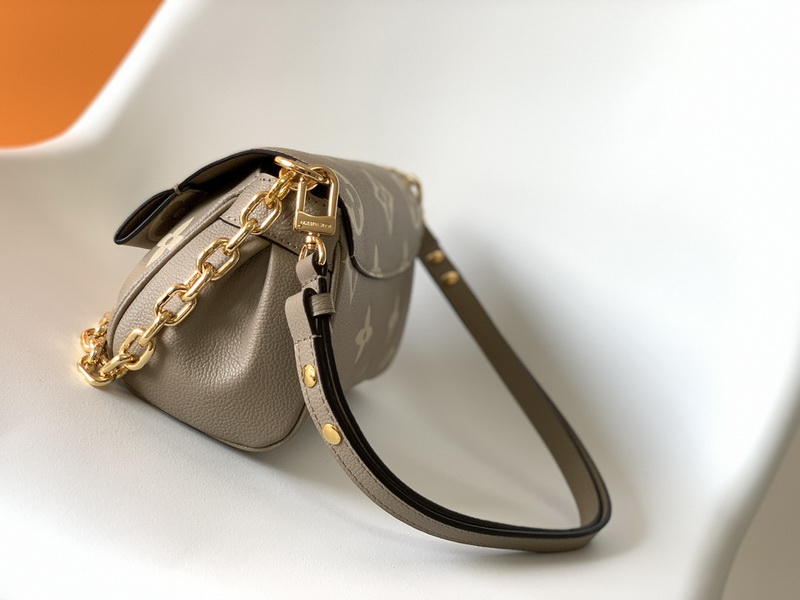 LV Handbags AAA(Women)-943