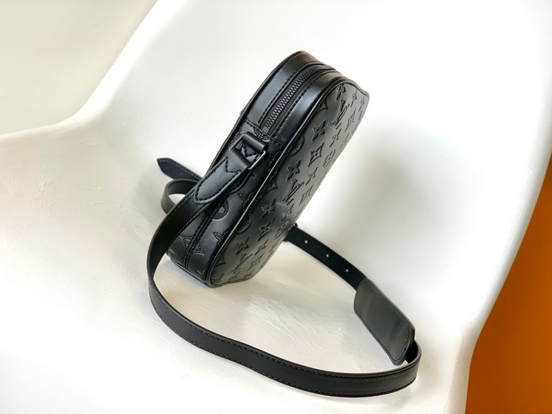 LV Handbags AAA(Men)-292