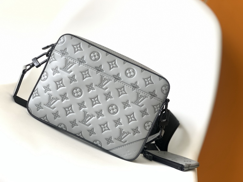 LV Handbags AAA(Men)-309