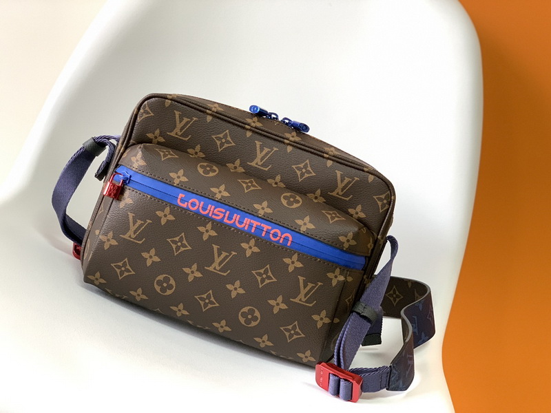 LV Handbags AAA(Men)-318