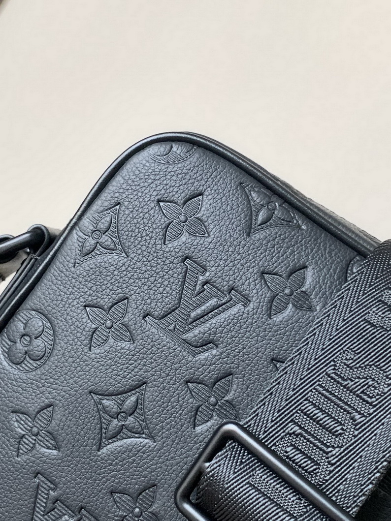 LV Bag-NFC(AAA)-183