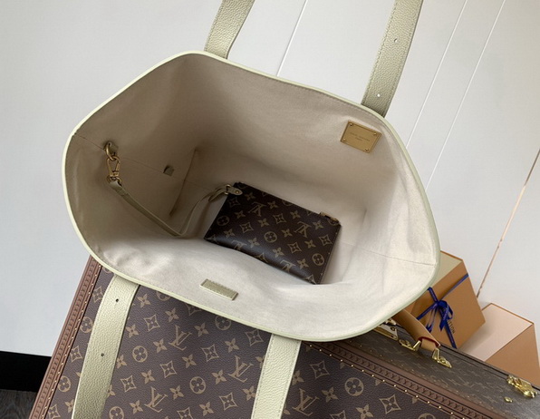 LV Bag-NFC(AAA)-672
