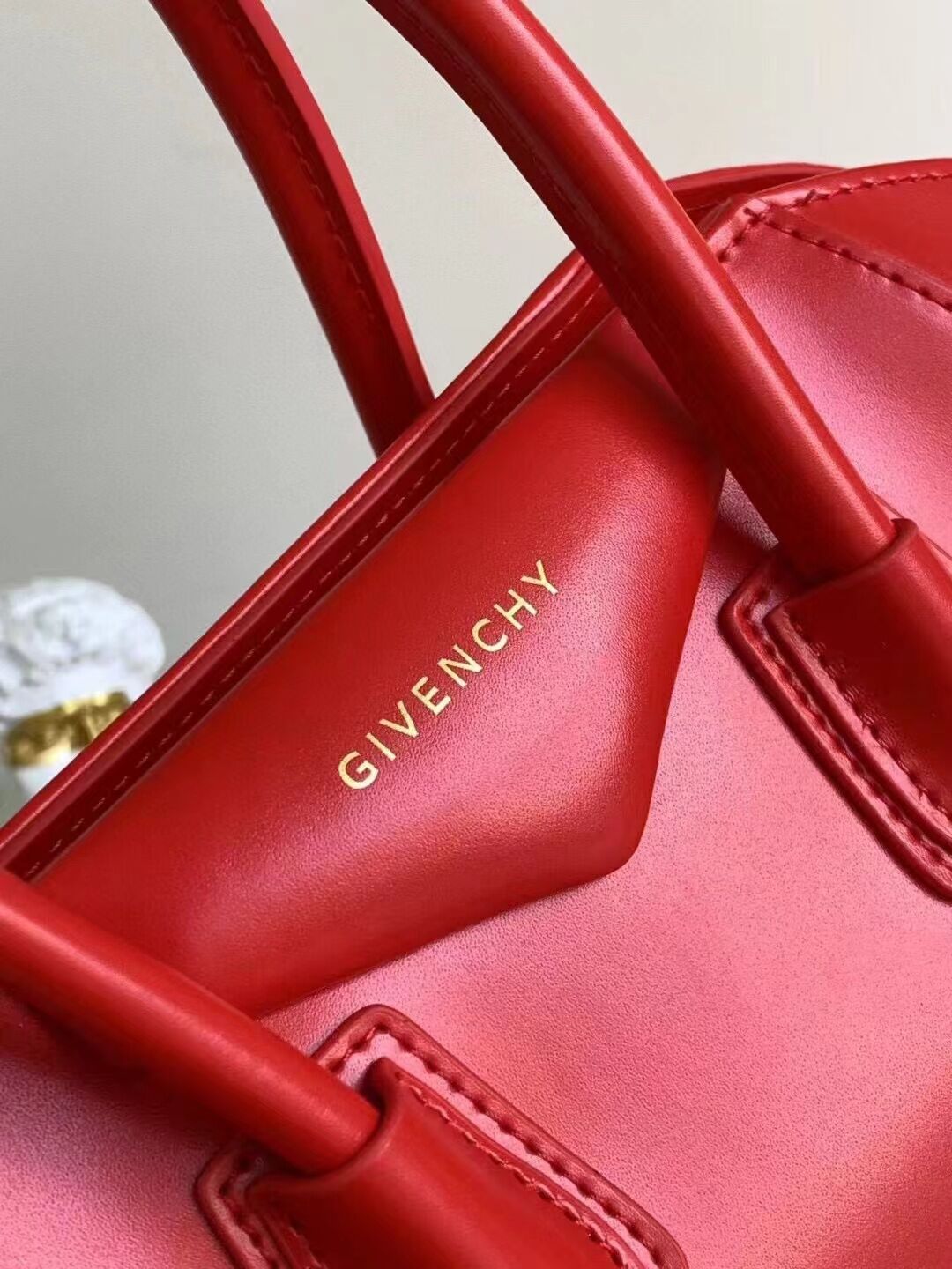 Givenchy Handbags AAA(Women)-002