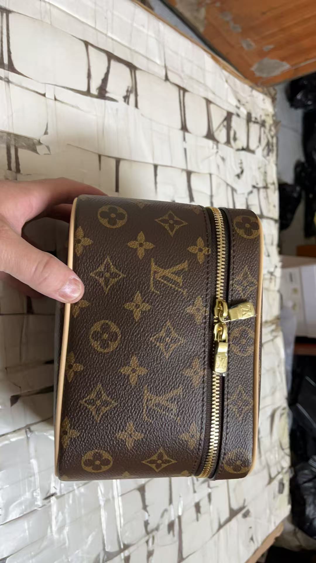 LV Makeup Bag(AAA)-002