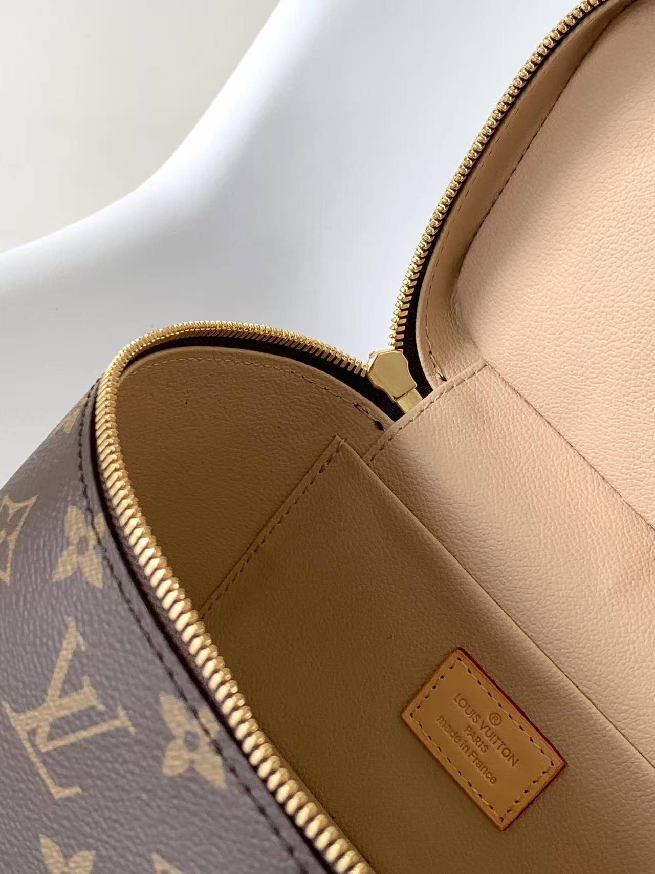 LV Makeup Bag(AAA)-002