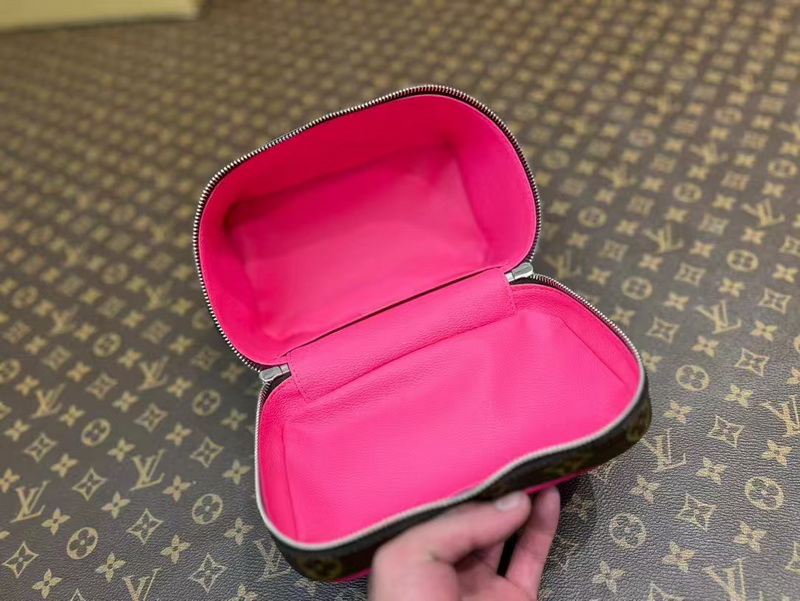 LV Makeup Bag(AAA)-001