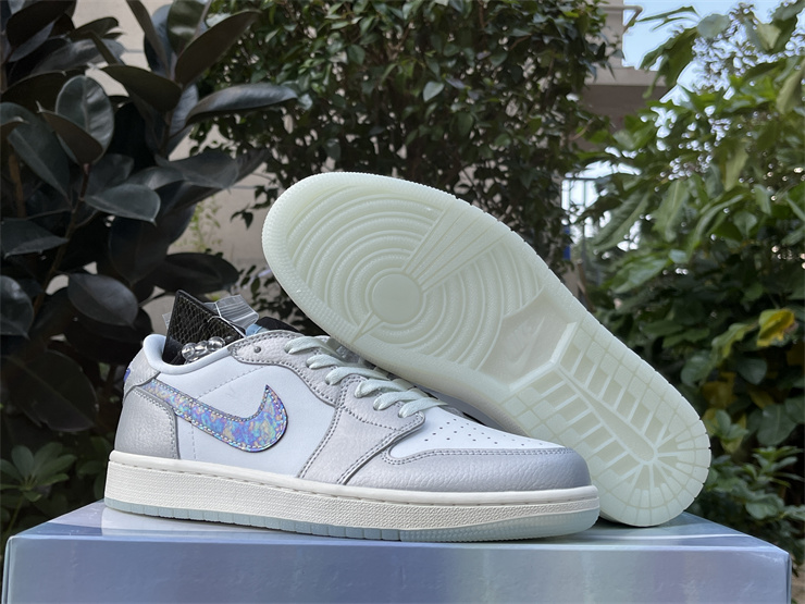 Air Jordan 1 Retro Low CNY