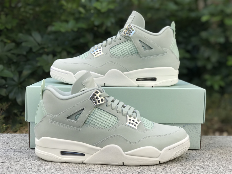 Air Jordan 4 Seafoam