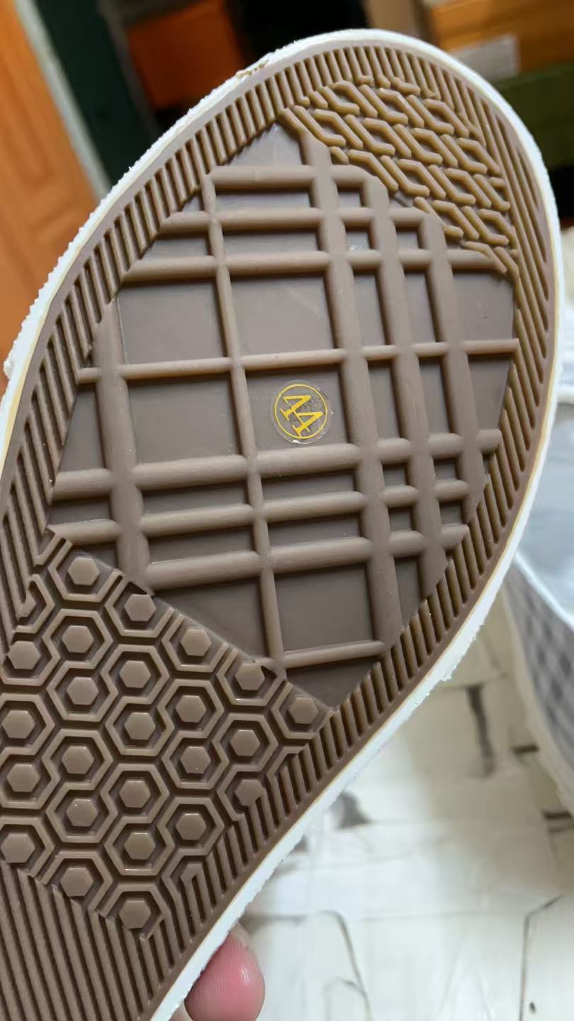 B**rry shoes(aaa)-123