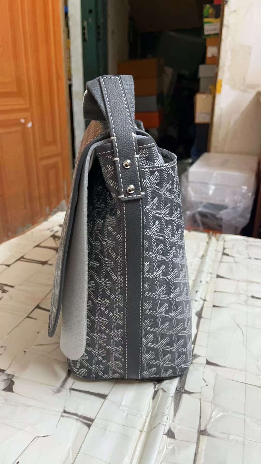 Go*ard handbags aaaa(men)-028