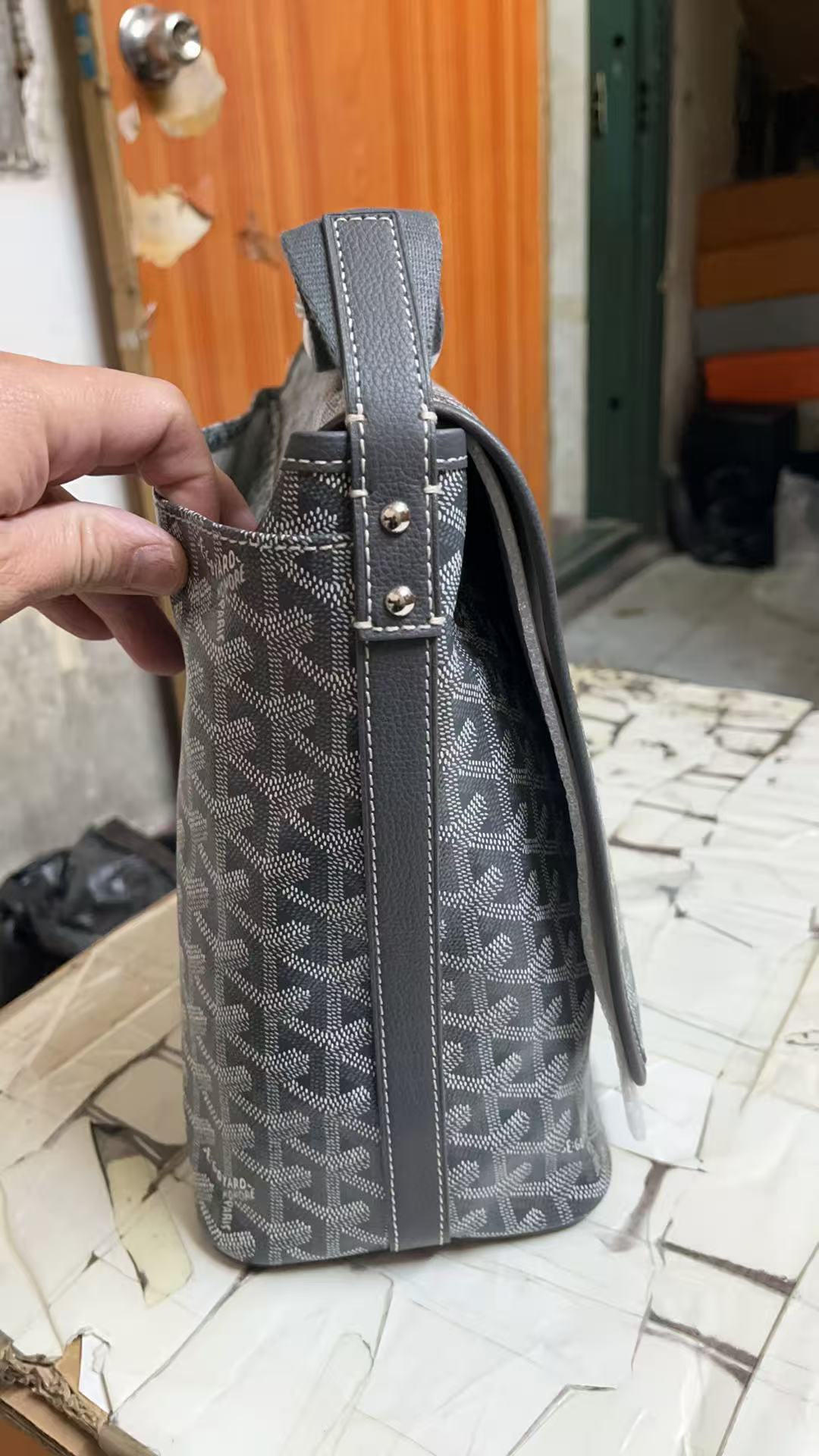 Go*ard handbags aaaa(men)-028