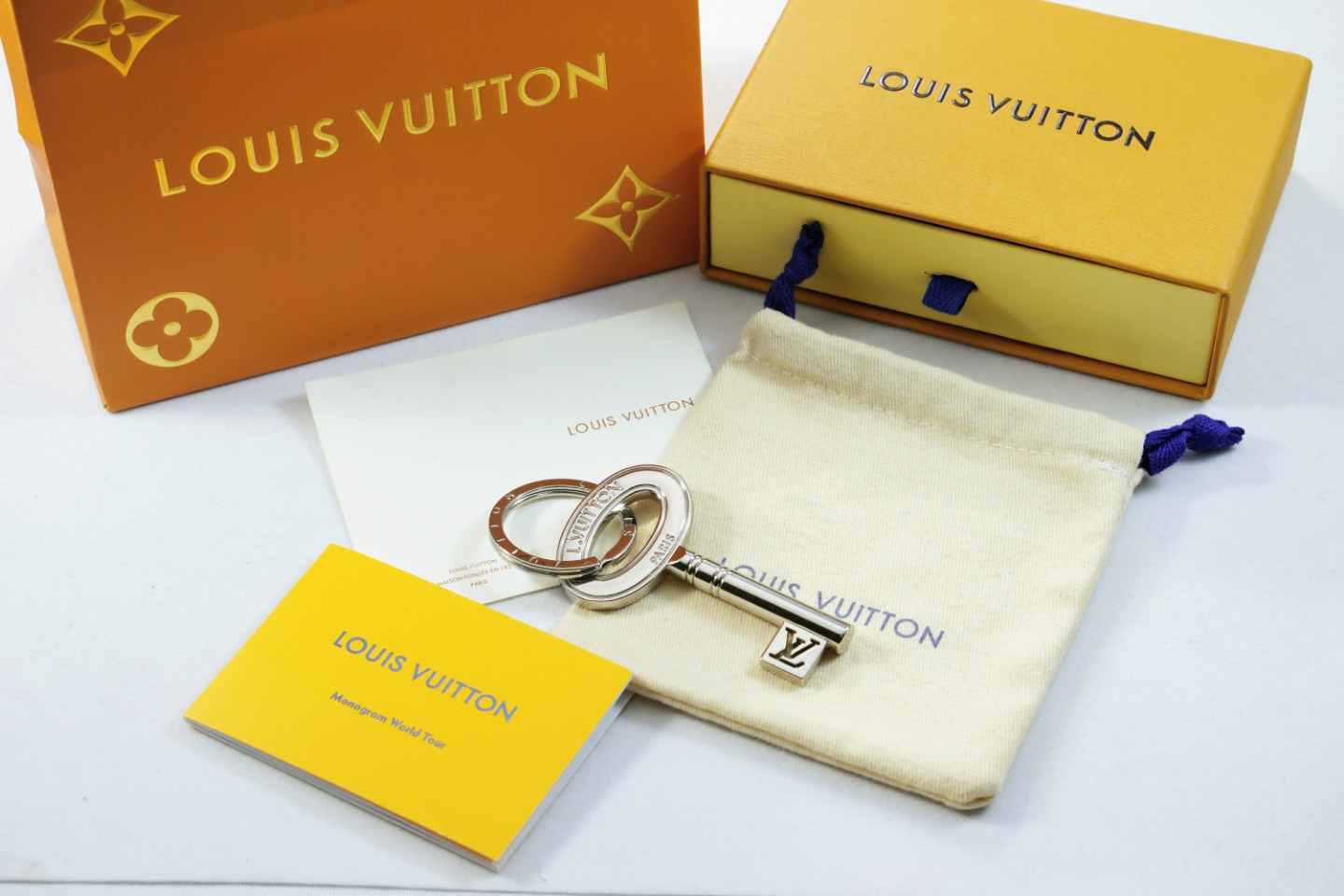 LV Key Ring-016