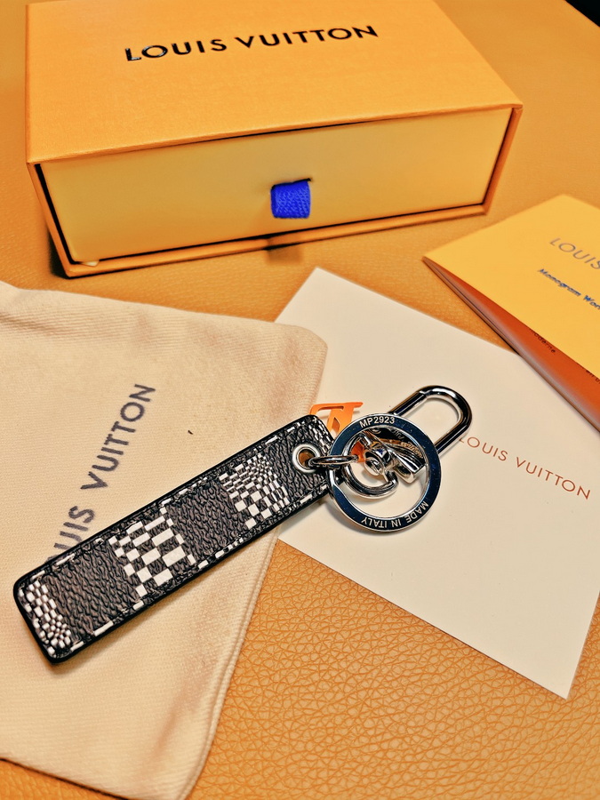 LV Key Ring-030