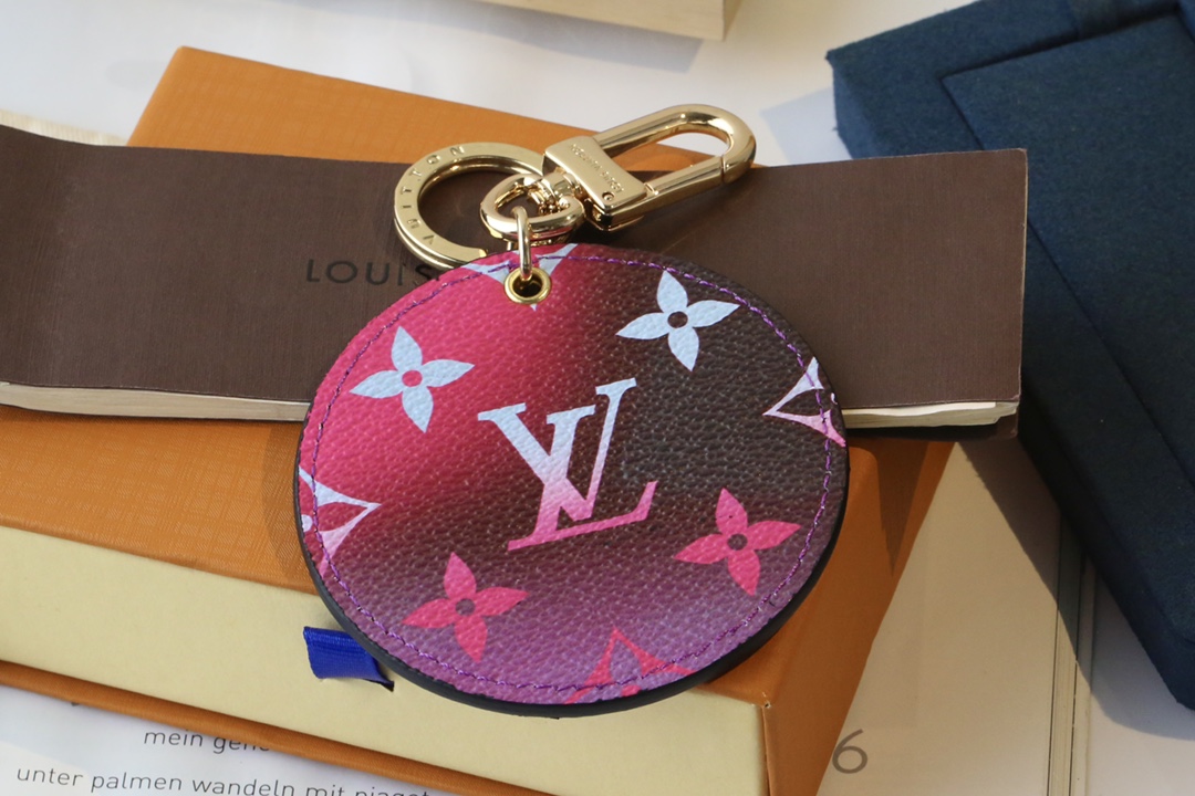 LV Key Ring-037