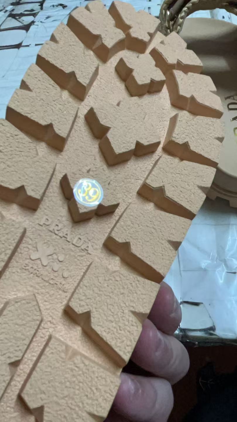 Pra*a slippers women(aaa)-012