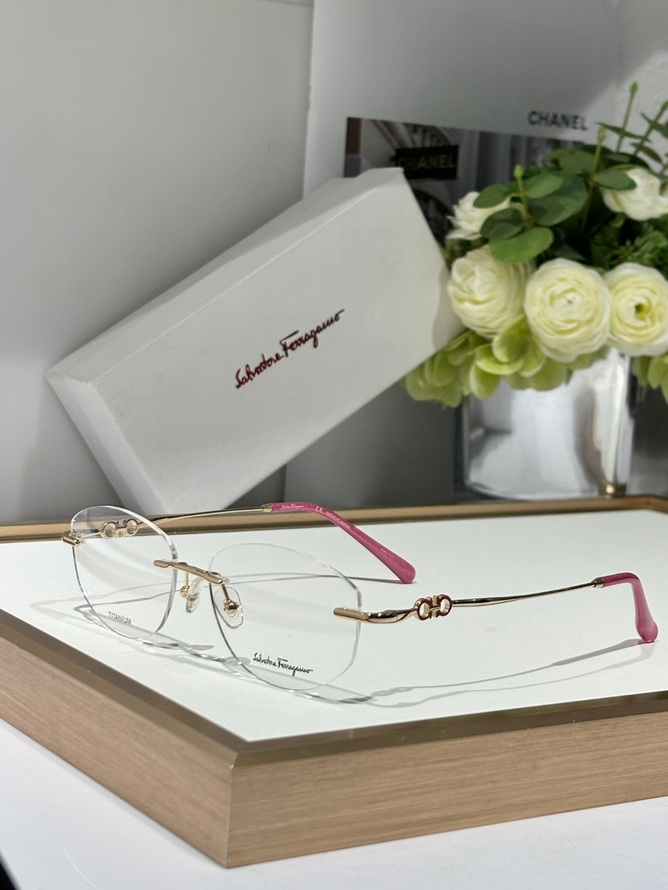 FERRAGAMO Sunglasses(AAAA)-399