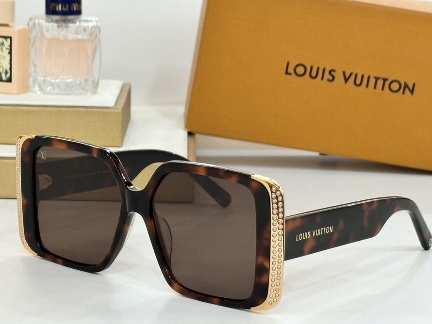 LV Sunglasses(AAAA)-3218
