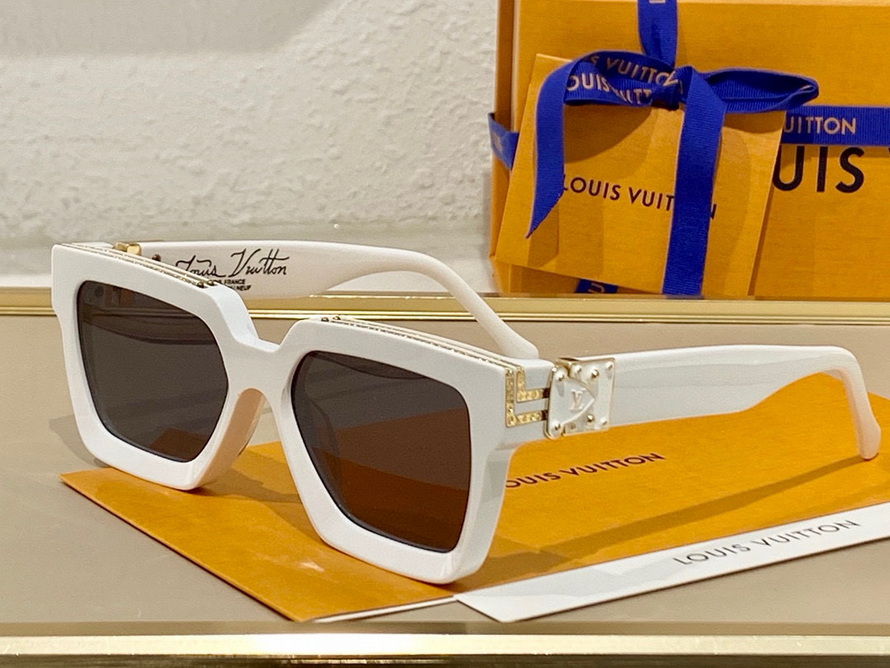 LV Sunglasses(AAAA)-2826