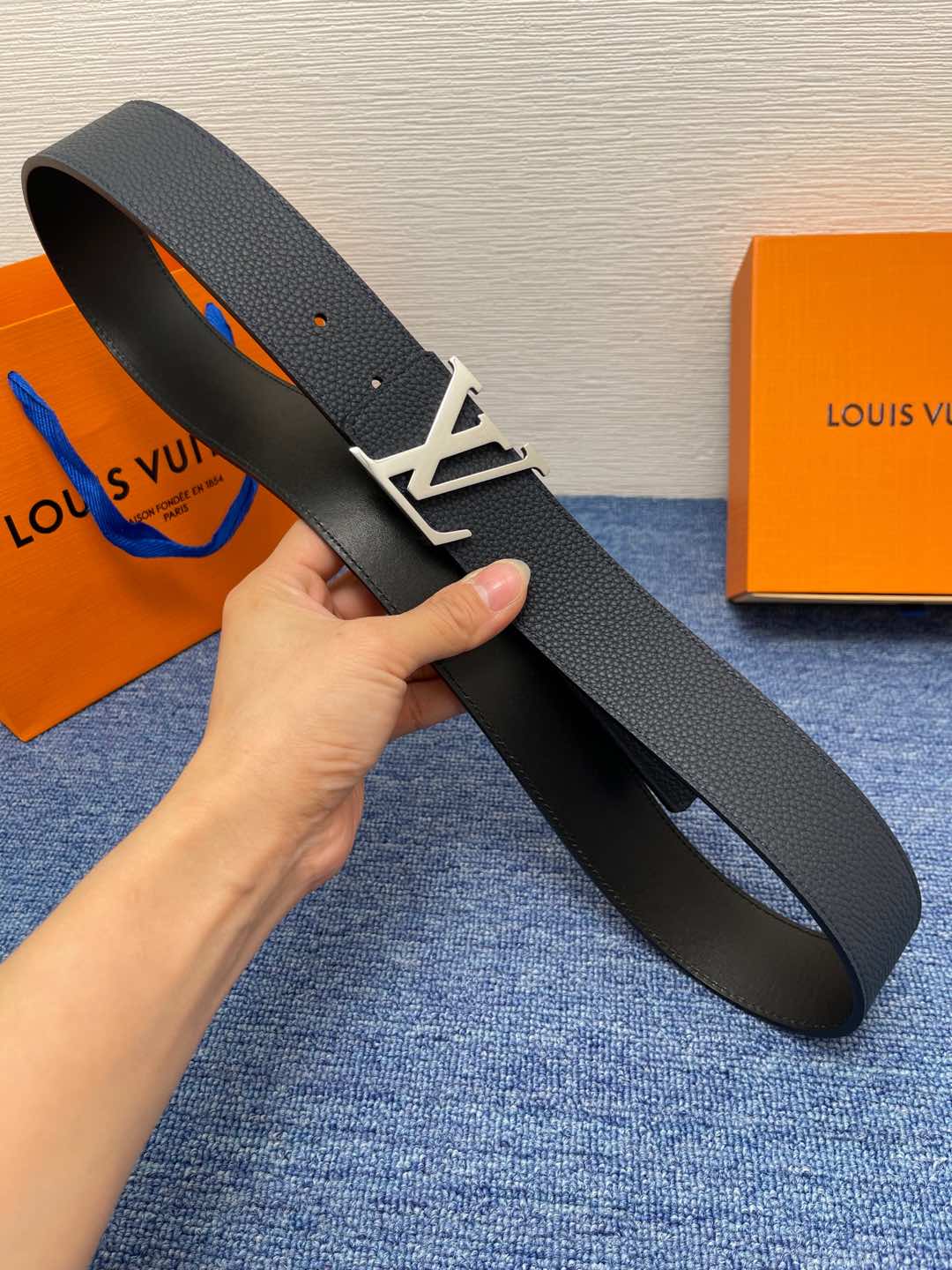 LV Belts(AAAAA)-2515