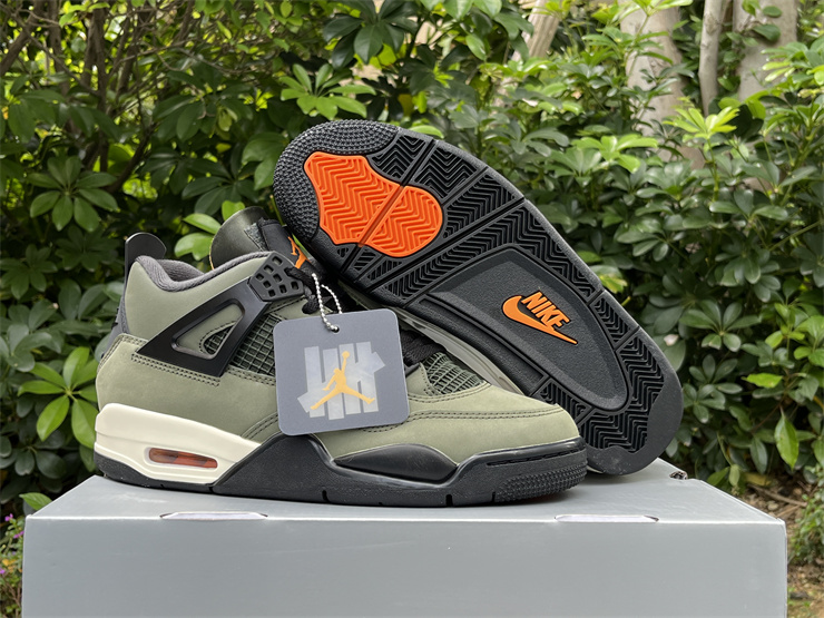 Air Jordan 4 WM UNDEFEATED x Jordan