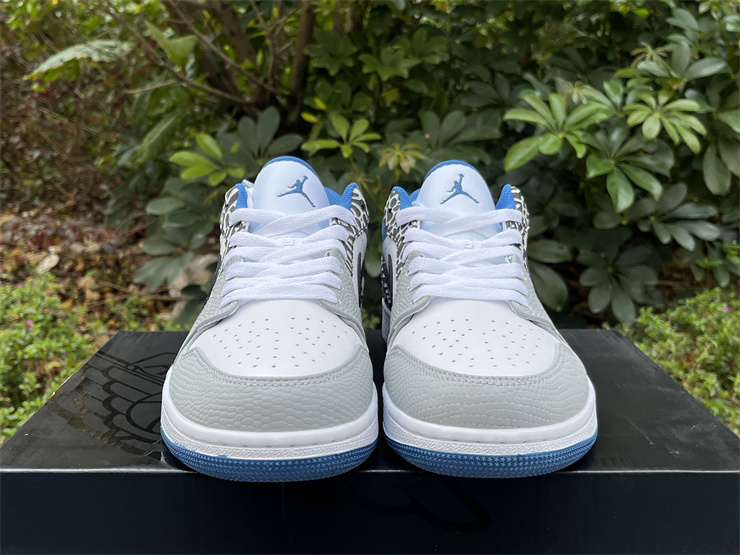 Air Jordan 1 low se true blue