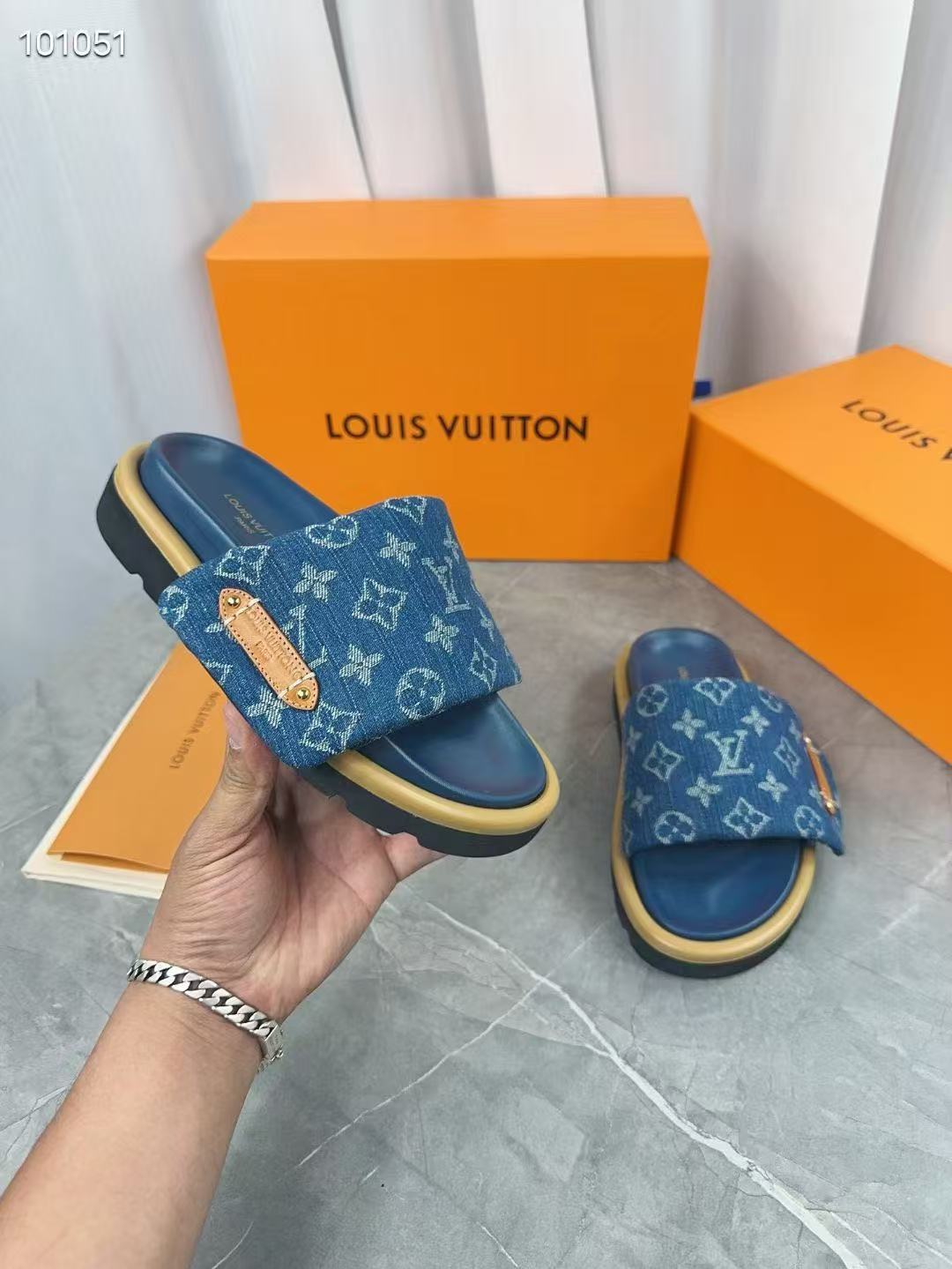 LV Slippers(AAA)-075