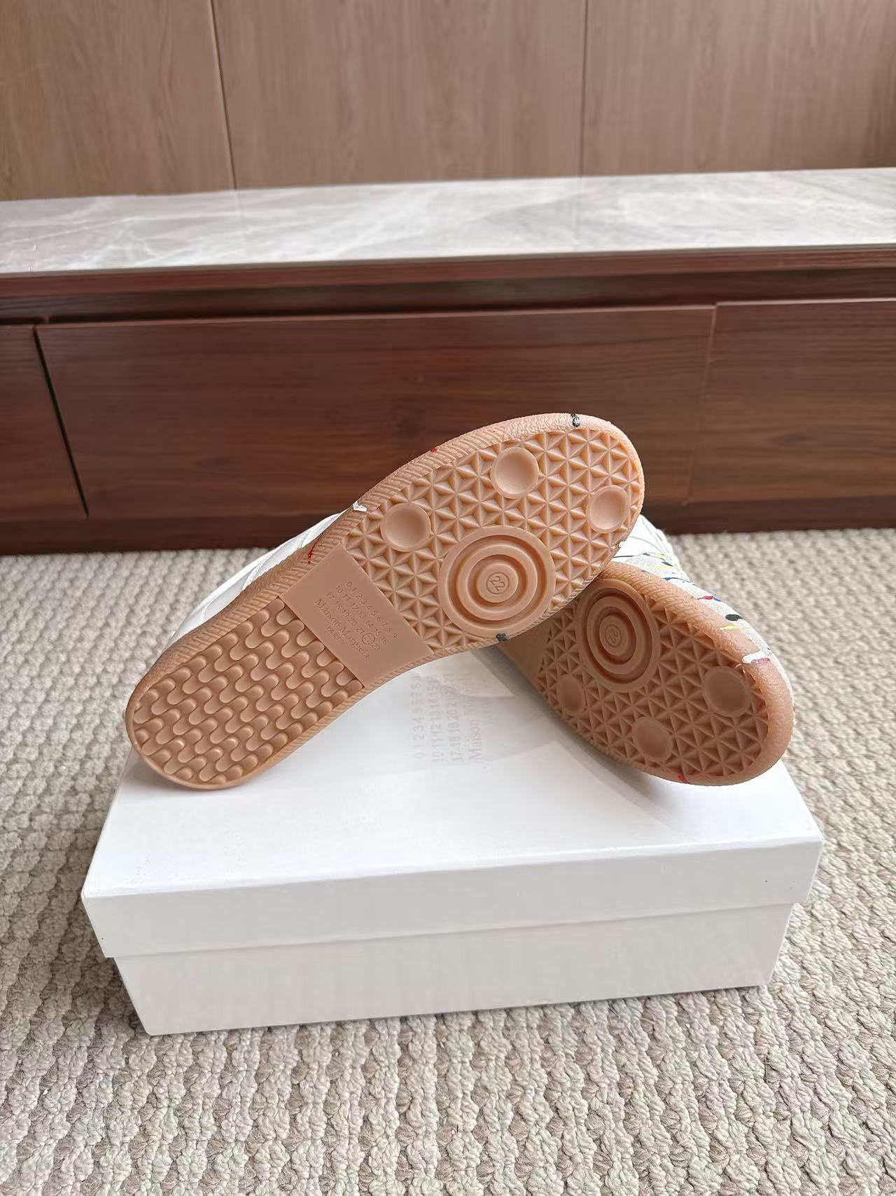 ma*s*n Ma*i*la shoes-020