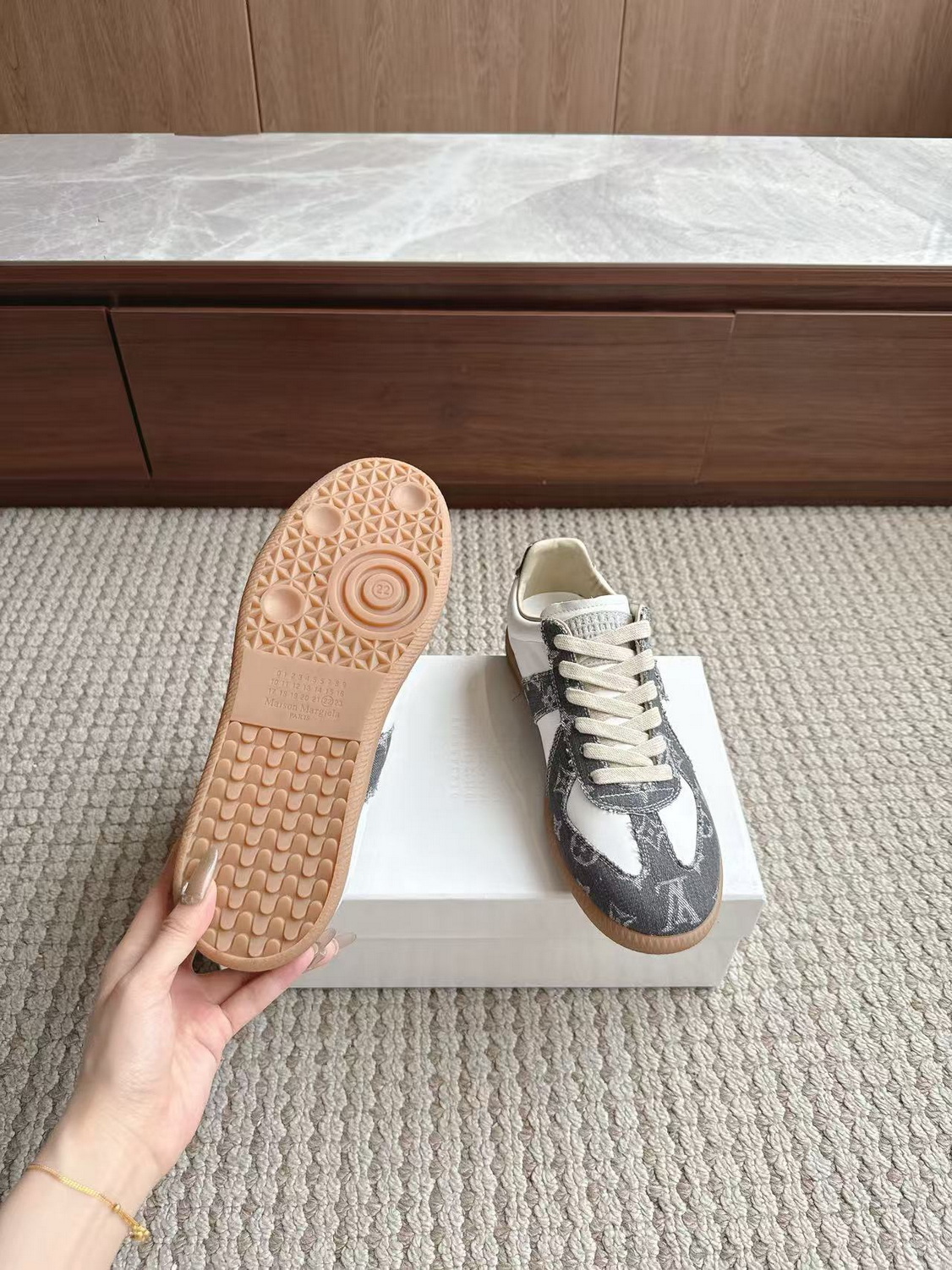 ma*s*n Ma*i*la shoes-010