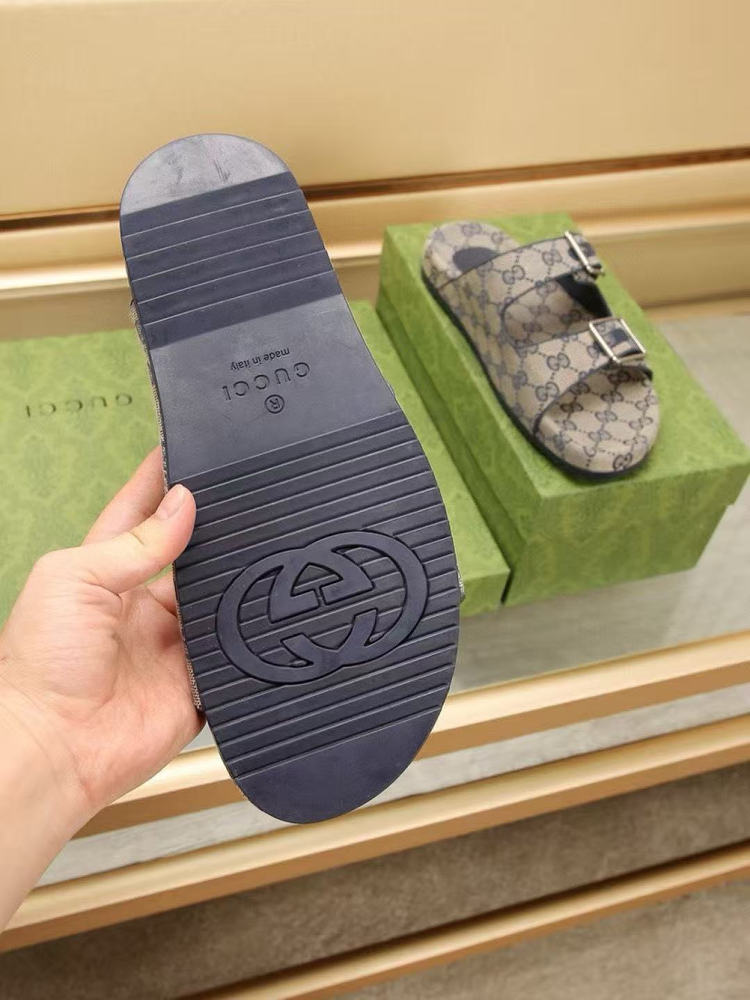 G*u*i slippers(aaa)-469