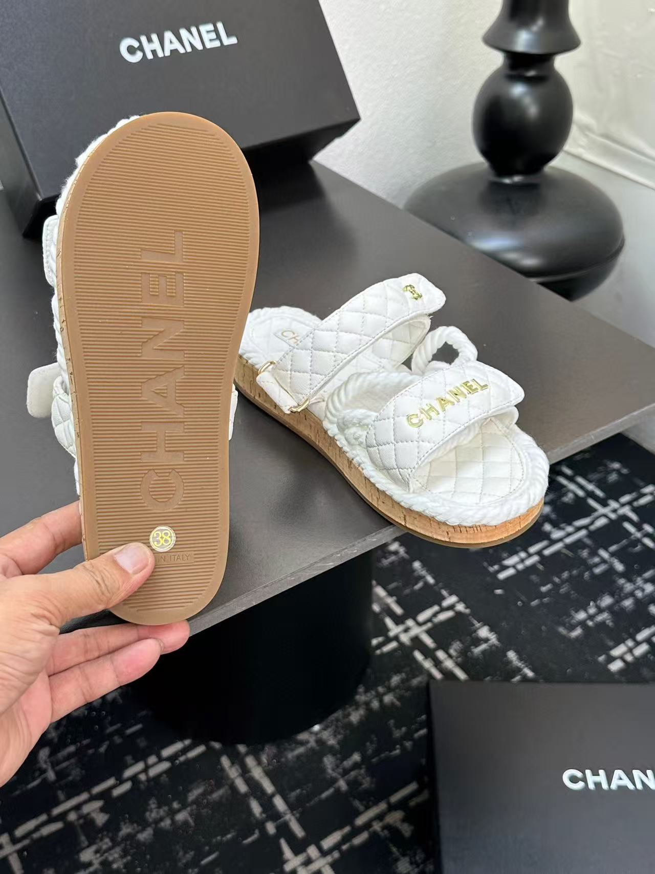 Ch*el slippers women(aaa)-028