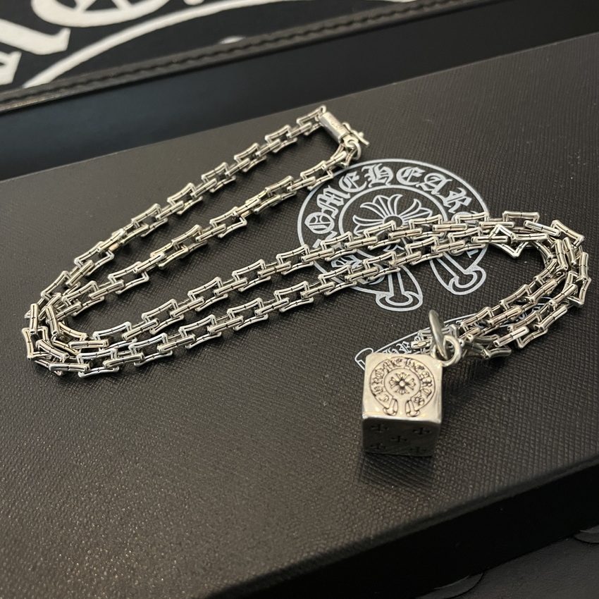 Ch**me He**ts necklace-069