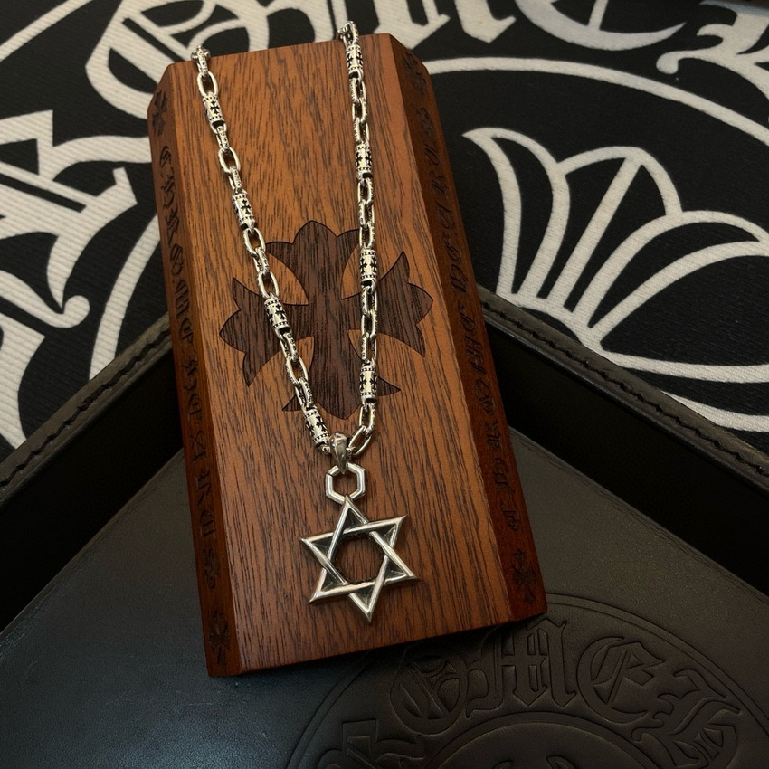 Ch**me He**ts necklace-075