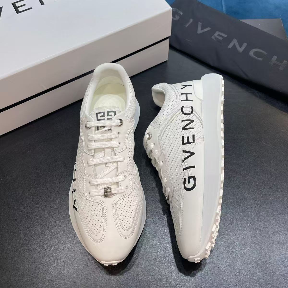 Givenchy Shoes(AAA)-002