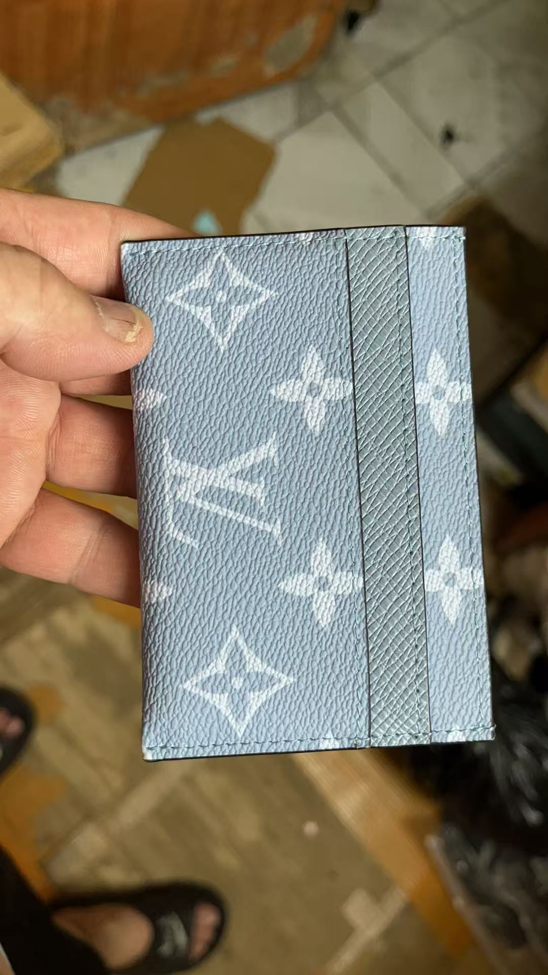 LV Card holder(AAA)-009