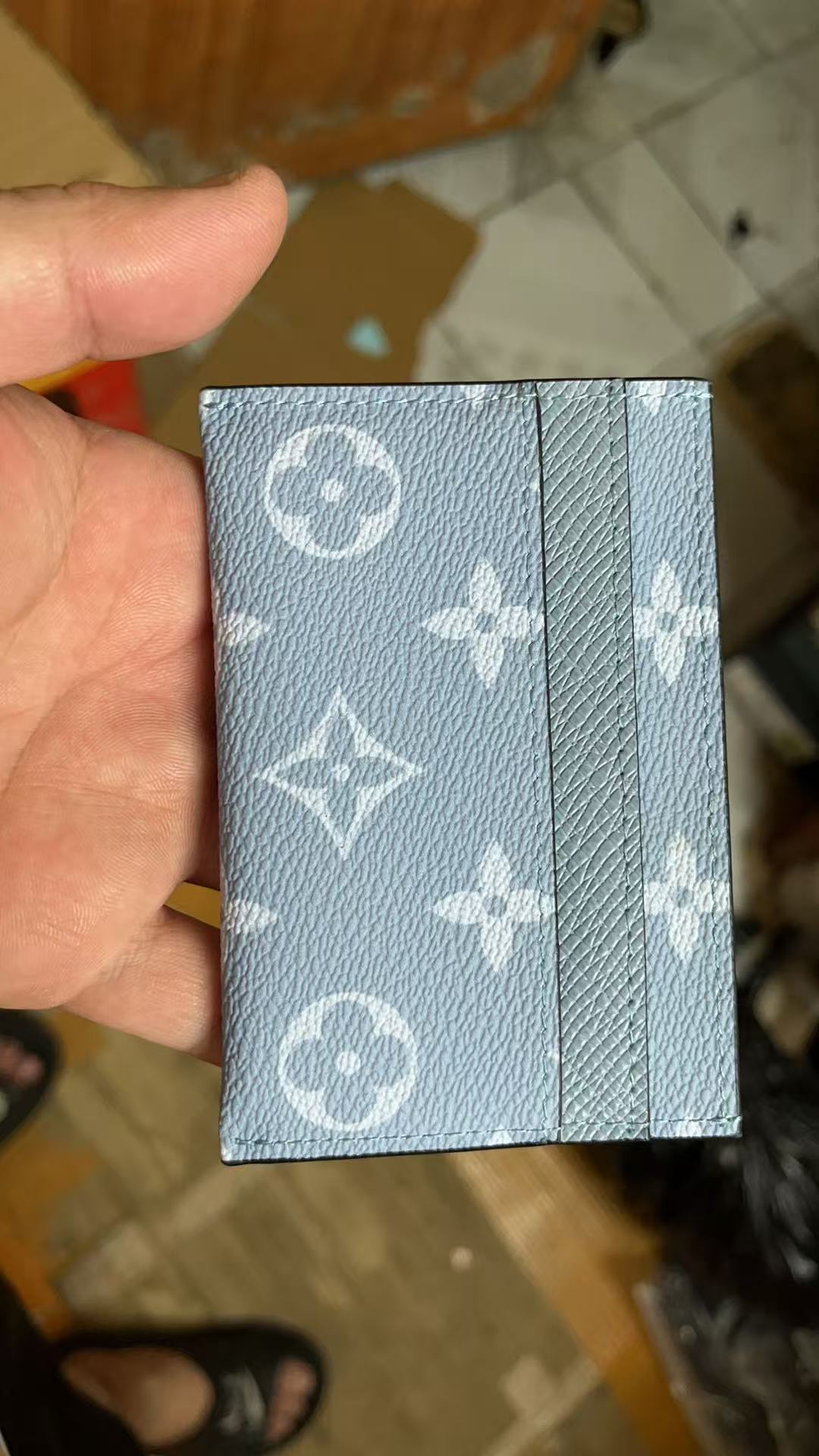 LV Card holder(AAA)-009
