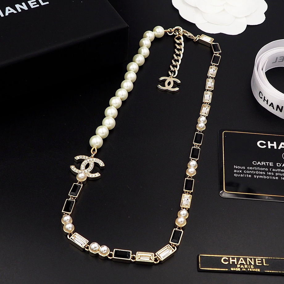 Ch*el necklace-139