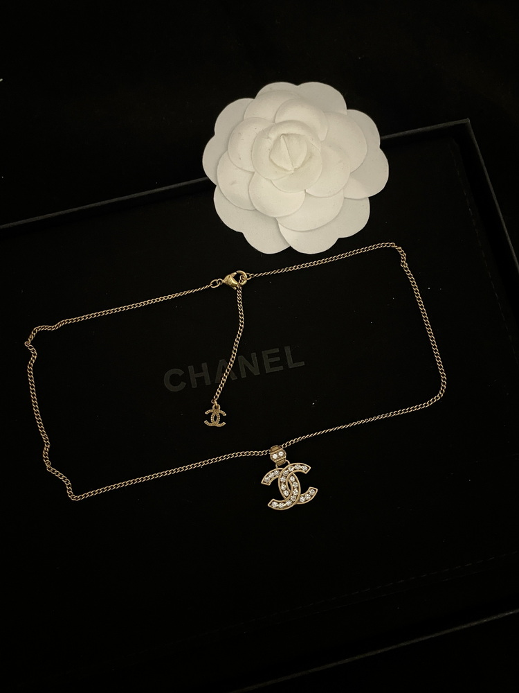 Ch*el necklace-138