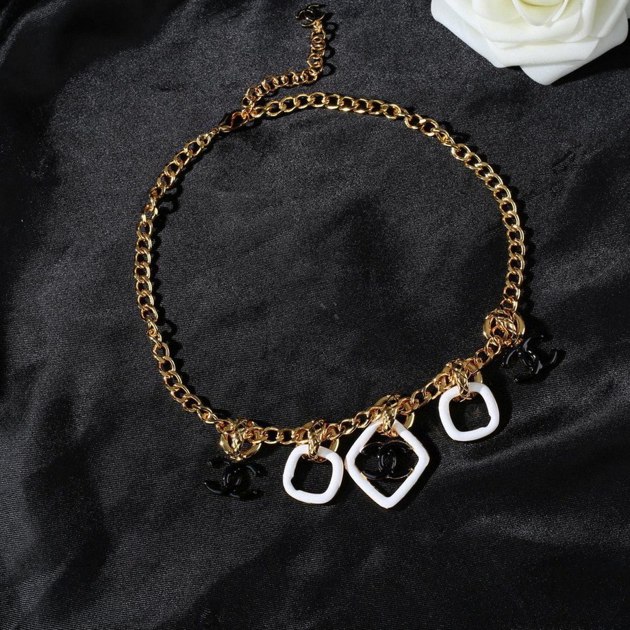 Ch*el necklace-445
