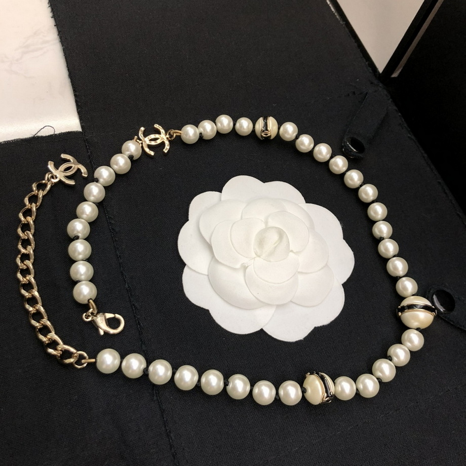 Ch*el necklace-253