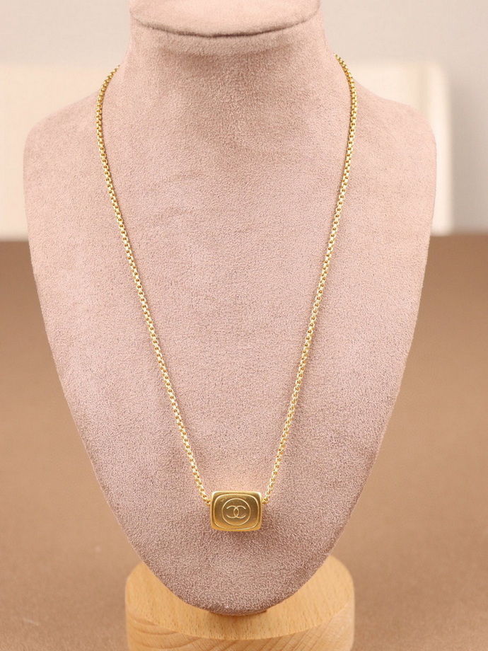Ch*el necklace-477