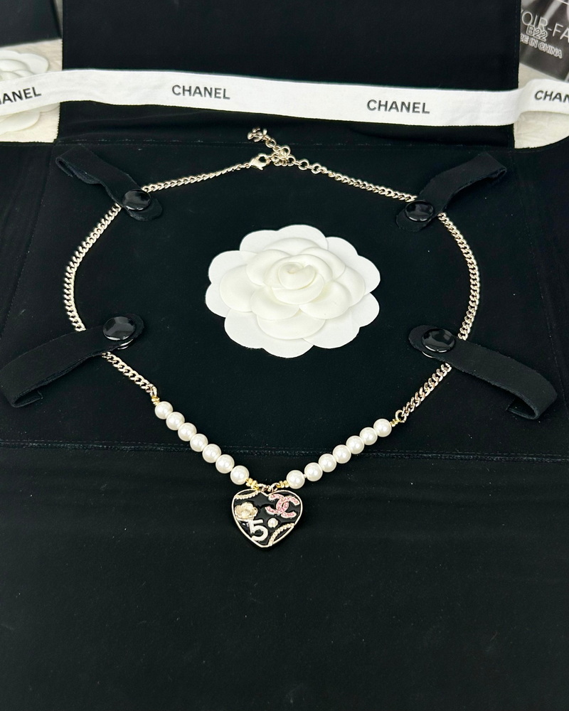 Ch*el necklace-201