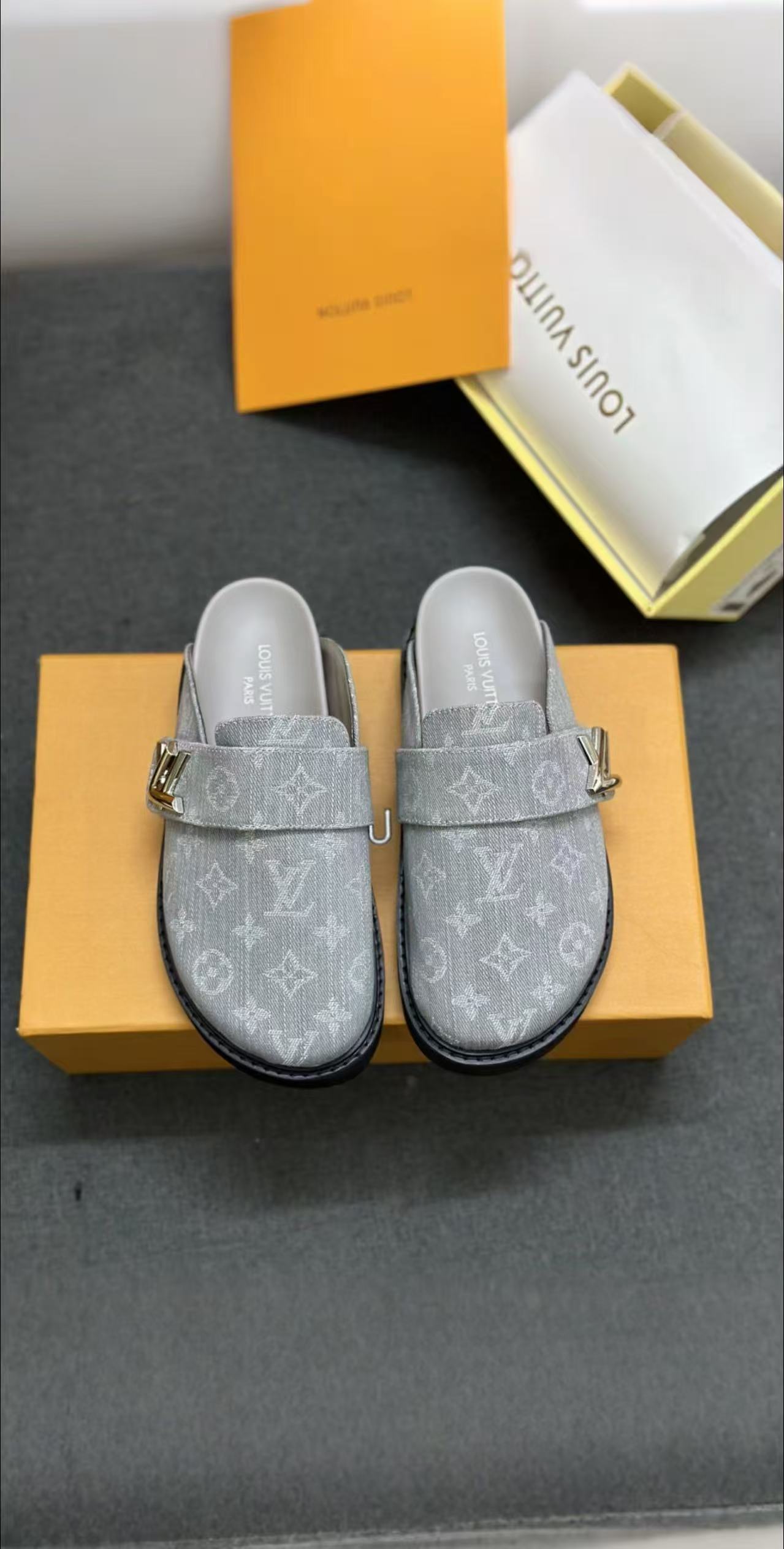 LV Slippers(AAA)-088