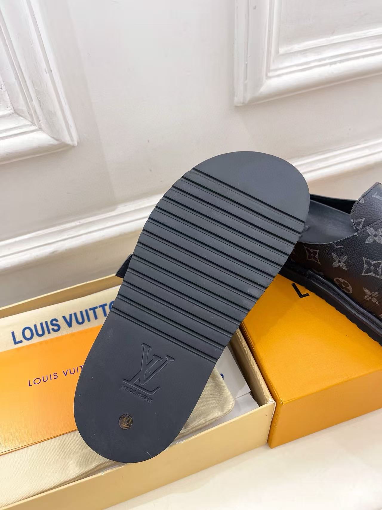 LV Slippers(AAA)-087