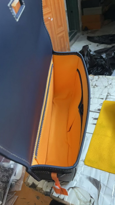 Go*ard handbags aaaa(men)-036