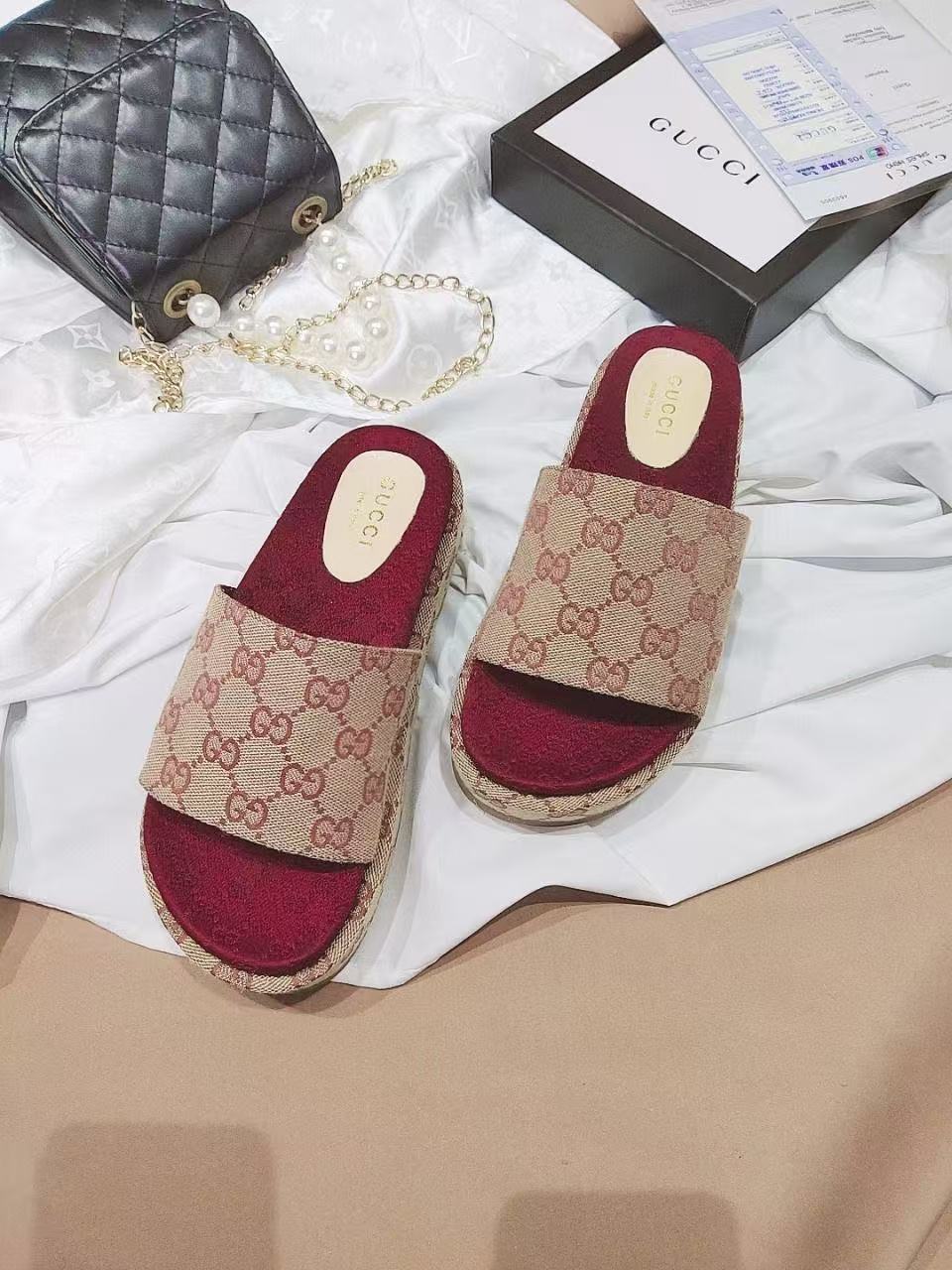 G*u*i slippers(aaa)-470